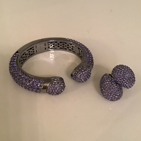 Fabulous Joan Boyce light purple colour pave hinged cuff bracelet S/M size - Picture 9 of 9